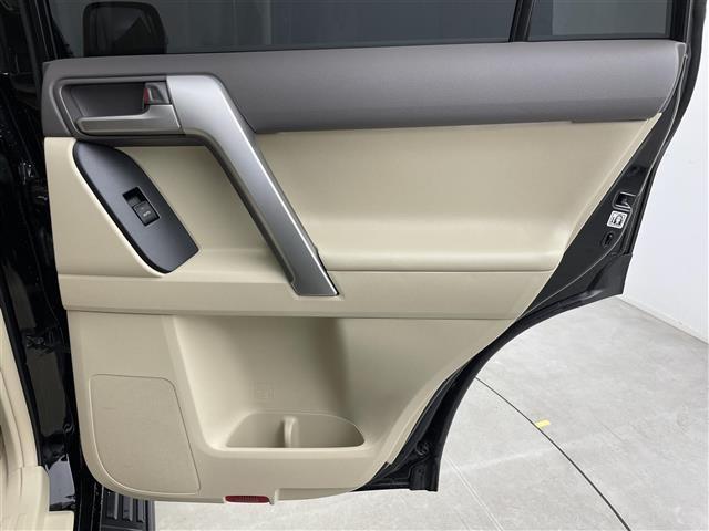 ランドクルーザープラド ＴＸ　Ｌパッケージ　マットブラックエディション　サンルーフ　純正ナビ　バックカメラ　レザーシート　パワーシート　シートヒーター　シートベンチレーション　衝突被害軽減システム　レーダークルーズコントロール　コーナーセンサー　純正アルミホイール　ＤＶＤ（27枚目）