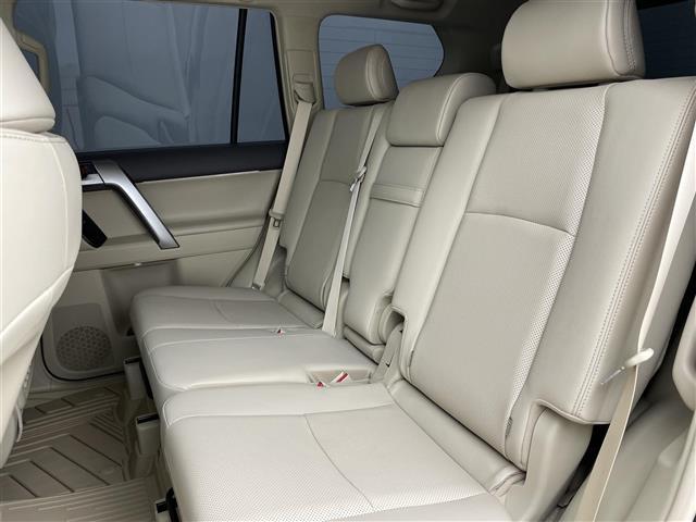 ランドクルーザープラド ＴＸ　Ｌパッケージ　マットブラックエディション　サンルーフ　純正ナビ　バックカメラ　レザーシート　パワーシート　シートヒーター　シートベンチレーション　衝突被害軽減システム　レーダークルーズコントロール　コーナーセンサー　純正アルミホイール　ＤＶＤ（28枚目）