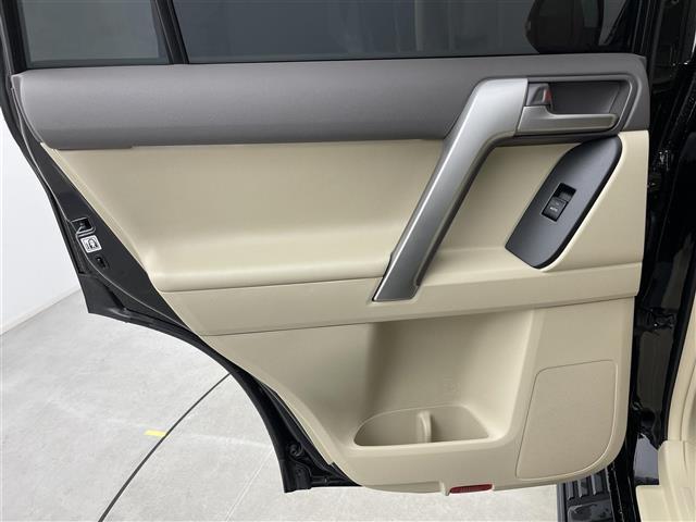 ランドクルーザープラド ＴＸ　Ｌパッケージ　マットブラックエディション　サンルーフ　純正ナビ　バックカメラ　レザーシート　パワーシート　シートヒーター　シートベンチレーション　衝突被害軽減システム　レーダークルーズコントロール　コーナーセンサー　純正アルミホイール　ＤＶＤ（29枚目）