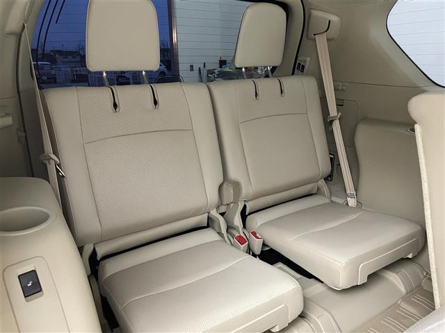 ランドクルーザープラド ＴＸ　Ｌパッケージ　マットブラックエディション　サンルーフ　純正ナビ　バックカメラ　レザーシート　パワーシート　シートヒーター　シートベンチレーション　衝突被害軽減システム　レーダークルーズコントロール　コーナーセンサー　純正アルミホイール　ＤＶＤ（30枚目）