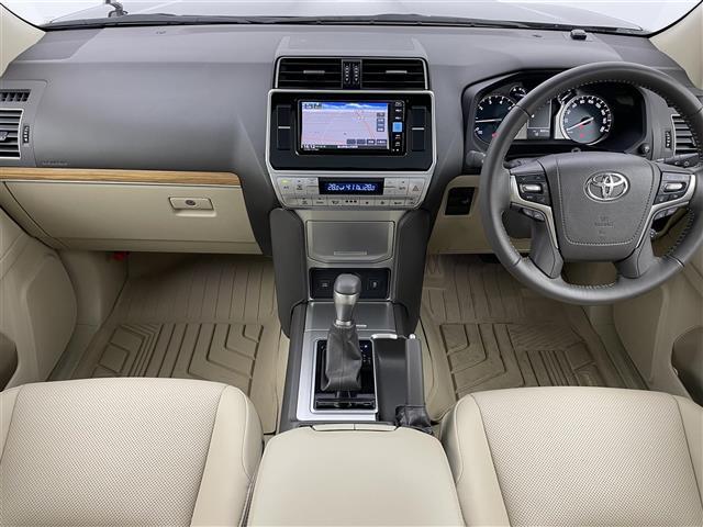 ランドクルーザープラド ＴＸ　Ｌパッケージ　マットブラックエディション　サンルーフ　純正ナビ　バックカメラ　レザーシート　パワーシート　シートヒーター　シートベンチレーション　衝突被害軽減システム　レーダークルーズコントロール　コーナーセンサー　純正アルミホイール　ＤＶＤ（42枚目）