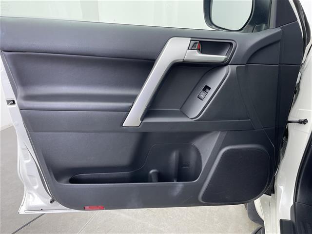 ランドクルーザープラド ＴＸ　Ｌパッケージ　マットブラックエディション　サンルーフ　社外ナビ　バックカメラ　ドラレコ　ＥＴＣ　レザーシート　パワーシート　シートヒーター　シートベンチレーション　トヨタセーフティセンス　コーナーセンサー　純正アルミホイール　オートＬＥＤ（26枚目）