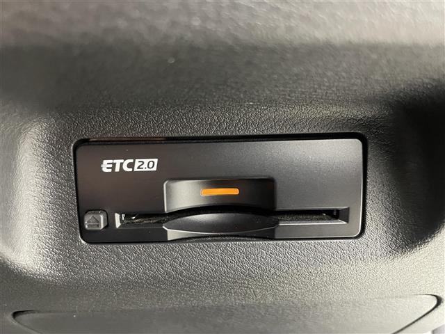 エクストレイル G e-4ORCE ☆メーカー12.3インチナビ☆AM/FM/Bluetooth☆フルセグTV☆アラウンドビューモニター☆プロパイロット☆パーキングアシスト☆衝突被害軽減ブレーキ☆踏み間違い衝突防止支援☆HUD☆BSM(14枚目)