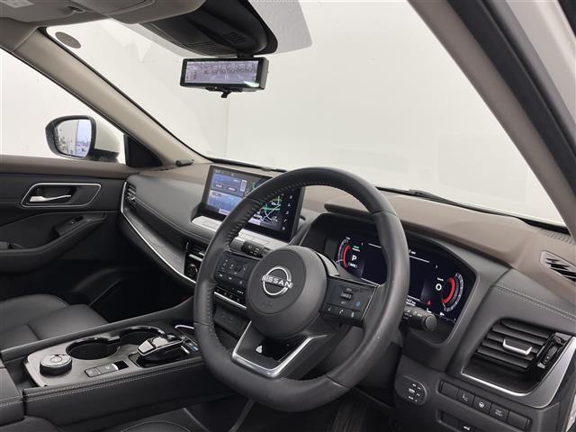 エクストレイル G e-4ORCE ☆メーカー12.3インチナビ☆AM/FM/Bluetooth☆フルセグTV☆アラウンドビューモニター☆プロパイロット☆パーキングアシスト☆衝突被害軽減ブレーキ☆踏み間違い衝突防止支援☆HUD☆BSM(22枚目)