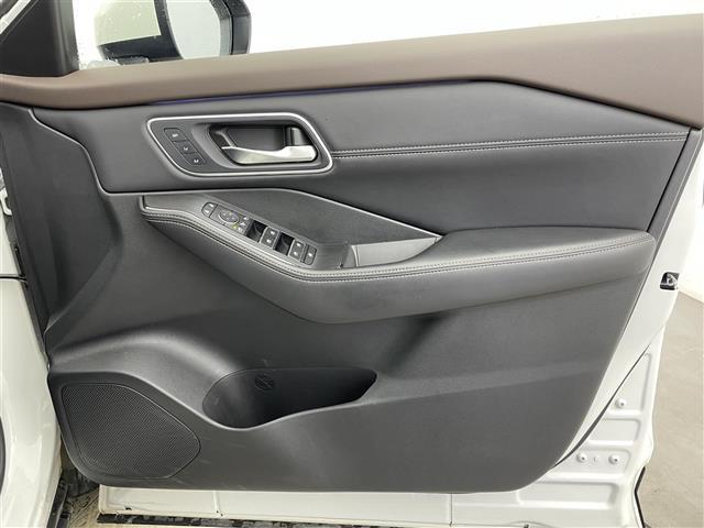 エクストレイル G e-4ORCE ☆メーカー12.3インチナビ☆AM/FM/Bluetooth☆フルセグTV☆アラウンドビューモニター☆プロパイロット☆パーキングアシスト☆衝突被害軽減ブレーキ☆踏み間違い衝突防止支援☆HUD☆BSM(24枚目)