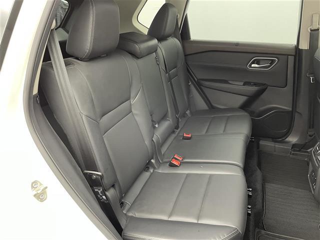 エクストレイル G e-4ORCE ☆メーカー12.3インチナビ☆AM/FM/Bluetooth☆フルセグTV☆アラウンドビューモニター☆プロパイロット☆パーキングアシスト☆衝突被害軽減ブレーキ☆踏み間違い衝突防止支援☆HUD☆BSM(27枚目)