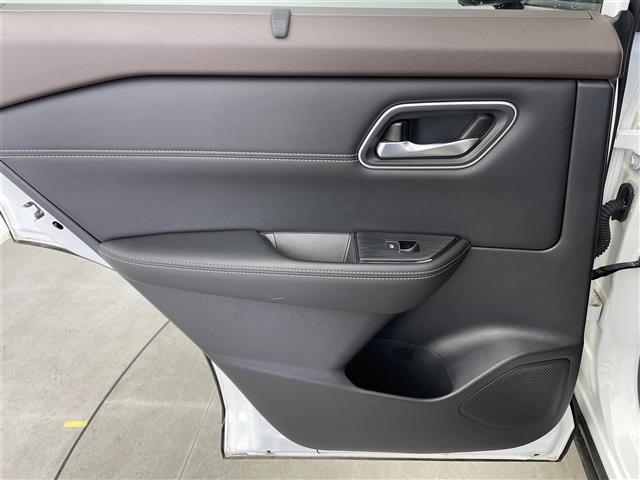 エクストレイル G e-4ORCE ☆メーカー12.3インチナビ☆AM/FM/Bluetooth☆フルセグTV☆アラウンドビューモニター☆プロパイロット☆パーキングアシスト☆衝突被害軽減ブレーキ☆踏み間違い衝突防止支援☆HUD☆BSM(31枚目)