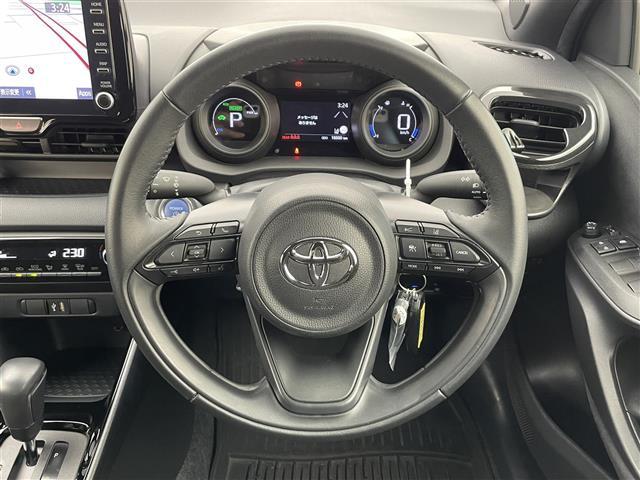 ヤリス ハイブリッドG 純正ナビ(フルセグTV bluetooth CarPlay) 全周囲カメラ ビルトインETC 純正AWサマータイヤセット積込み AC100V電源 LED ACC プリクラッシュ レーンキープ(8枚目)
