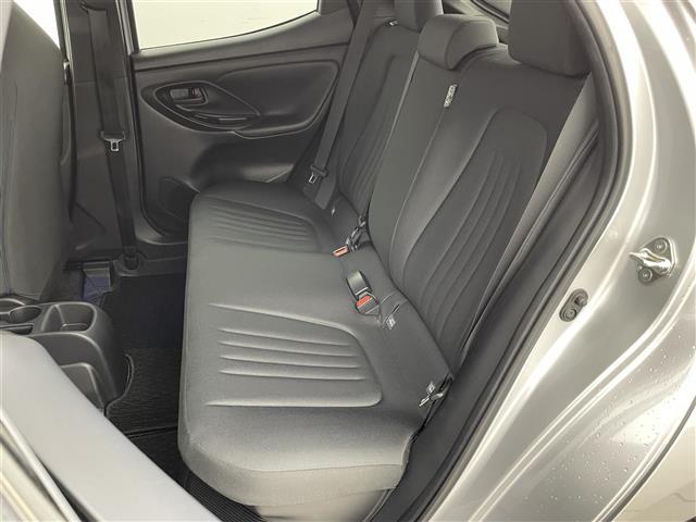 ヤリス ハイブリッドG 純正ナビ(フルセグTV bluetooth CarPlay) 全周囲カメラ ビルトインETC 純正AWサマータイヤセット積込み AC100V電源 LED ACC プリクラッシュ レーンキープ(29枚目)