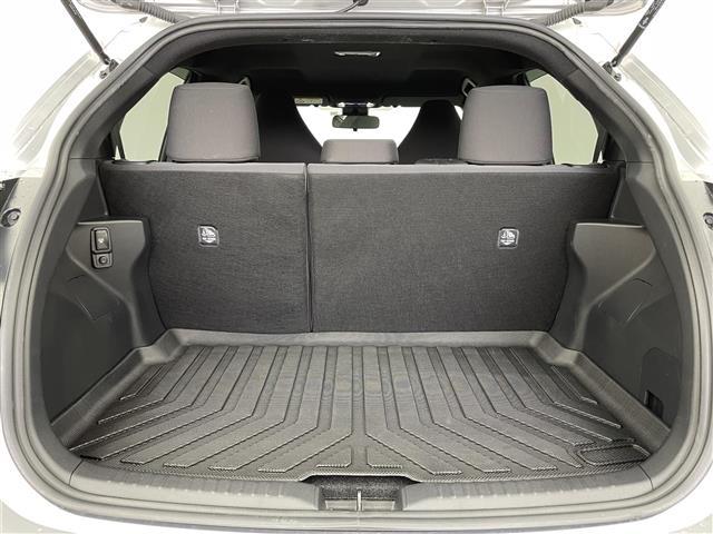 ヤリス ハイブリッドG 純正ナビ(フルセグTV bluetooth CarPlay) 全周囲カメラ ビルトインETC 純正AWサマータイヤセット積込み AC100V電源 LED ACC プリクラッシュ レーンキープ(31枚目)