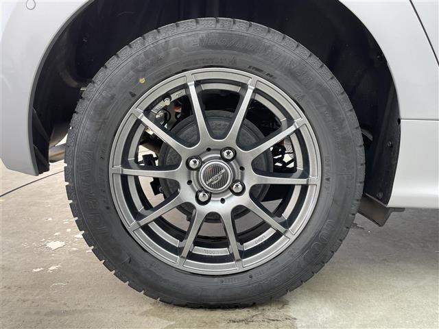 ヤリス ハイブリッドG 純正ナビ(フルセグTV bluetooth CarPlay) 全周囲カメラ ビルトインETC 純正AWサマータイヤセット積込み AC100V電源 LED ACC プリクラッシュ レーンキープ(39枚目)