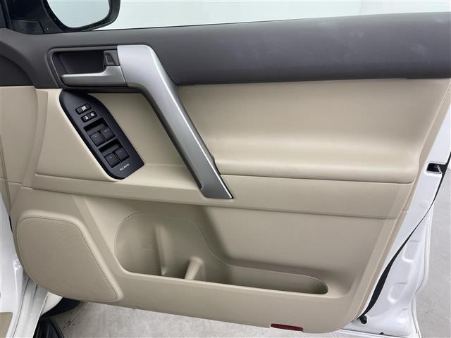 ランドクルーザープラド TX Lパッケージ サンルーフ モデリスタエアロ 純正ナビ バックカメラ レザーシート パワーシート シートヒーター シートベンチレーション トヨタセーフティセンス コーナーセンサー 純正アルミホイール オートLED(21枚目)