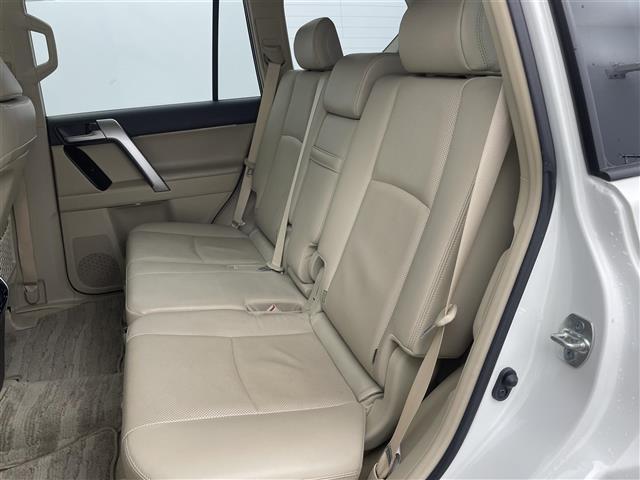 ランドクルーザープラド TX Lパッケージ サンルーフ モデリスタエアロ 純正ナビ バックカメラ レザーシート パワーシート シートヒーター シートベンチレーション トヨタセーフティセンス コーナーセンサー 純正アルミホイール オートLED(26枚目)