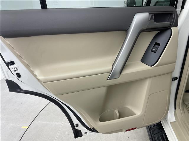 ランドクルーザープラド TX Lパッケージ サンルーフ モデリスタエアロ 純正ナビ バックカメラ レザーシート パワーシート シートヒーター シートベンチレーション トヨタセーフティセンス コーナーセンサー 純正アルミホイール オートLED(27枚目)