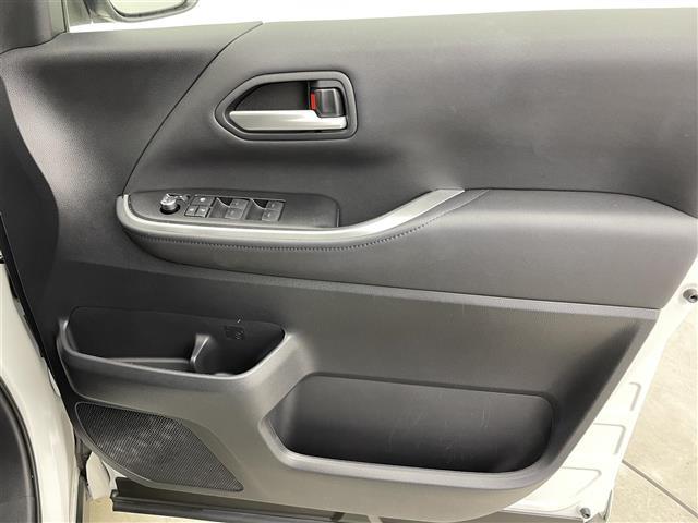 ヴォクシー ハイブリッドＳ－Ｚ　純正１０．５型ディスプレイオーディオ　バックカメラ　ＥＴＣ　ハーフレザー　シートヒーター　両側パワースライドドア　トヨタセーフティセンス　コーナーセンサー　オートＬＥＤライト　純正アルミホイール（14枚目）