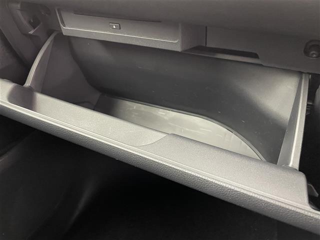 ヴォクシー ハイブリッドＳ－Ｚ　純正１０．５型ディスプレイオーディオ　バックカメラ　ＥＴＣ　ハーフレザー　シートヒーター　両側パワースライドドア　トヨタセーフティセンス　コーナーセンサー　オートＬＥＤライト　純正アルミホイール（18枚目）