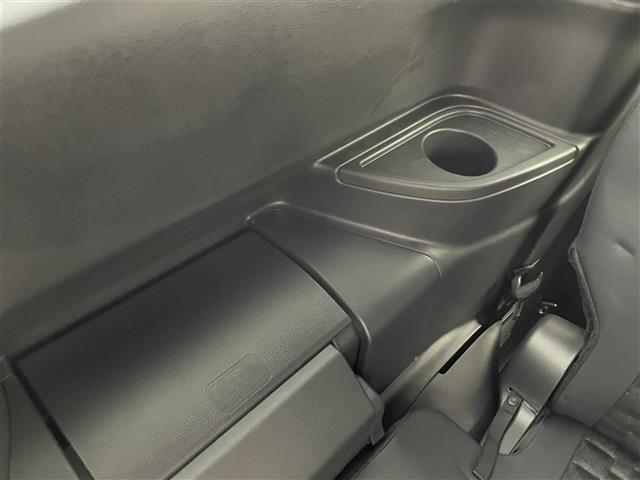 ヴォクシー ハイブリッドＳ－Ｚ　純正１０．５型ディスプレイオーディオ　バックカメラ　ＥＴＣ　ハーフレザー　シートヒーター　両側パワースライドドア　トヨタセーフティセンス　コーナーセンサー　オートＬＥＤライト　純正アルミホイール（28枚目）