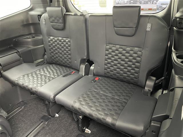 ヴォクシー ハイブリッドＳ－Ｚ　純正１０．５型ディスプレイオーディオ　バックカメラ　ＥＴＣ　ハーフレザー　シートヒーター　両側パワースライドドア　トヨタセーフティセンス　コーナーセンサー　オートＬＥＤライト　純正アルミホイール（30枚目）