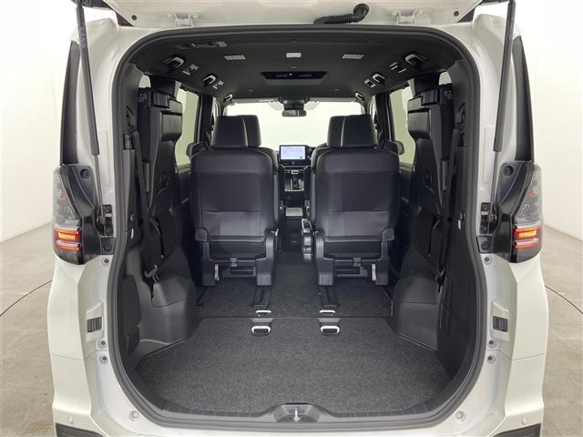 ヴォクシー ハイブリッドＳ－Ｚ　純正１０．５型ディスプレイオーディオ　バックカメラ　ＥＴＣ　ハーフレザー　シートヒーター　両側パワースライドドア　トヨタセーフティセンス　コーナーセンサー　オートＬＥＤライト　純正アルミホイール（33枚目）