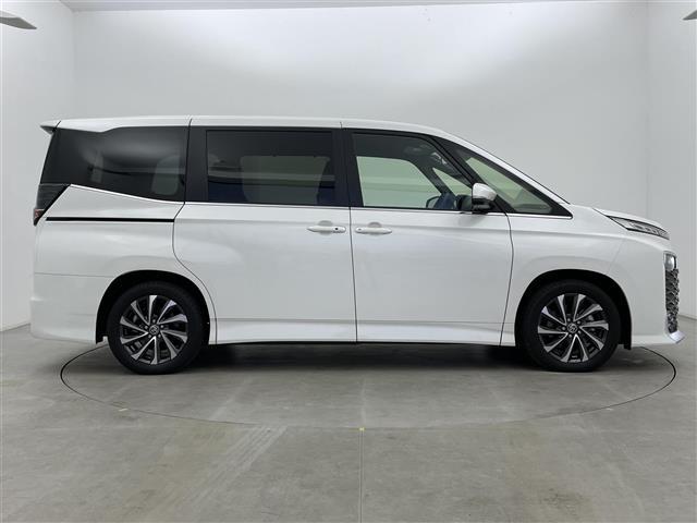 ヴォクシー ハイブリッドＳ－Ｚ　純正１０．５型ディスプレイオーディオ　バックカメラ　ＥＴＣ　ハーフレザー　シートヒーター　両側パワースライドドア　トヨタセーフティセンス　コーナーセンサー　オートＬＥＤライト　純正アルミホイール（38枚目）