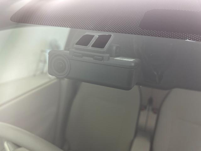 デイズ X 純正ナビ フルセグTV バックカメラ エマージェンシーブレーキ 横滑り防止装置 コーナーセンサー前後 ETC スマートキー×2 プッシュスタート アイドリングストップ 社外14インチAW フロアマット(3枚目)