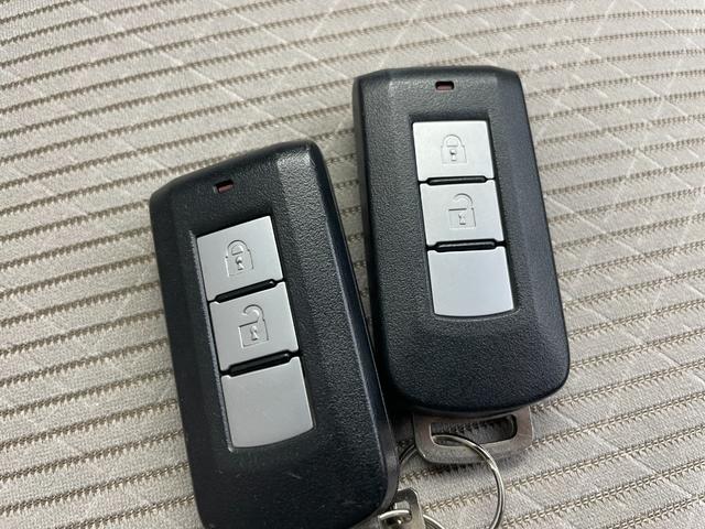 デイズ X 純正ナビ フルセグTV バックカメラ エマージェンシーブレーキ 横滑り防止装置 コーナーセンサー前後 ETC スマートキー×2 プッシュスタート アイドリングストップ 社外14インチAW フロアマット(6枚目)