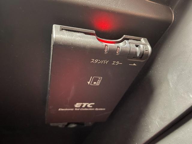 ノート X 純正ナビ フルセグテレビ アラウンドビューモニター 衝突被害軽減ブレーキ コーナーセンサー レーンキープアシスト オートマチックライト LEDヘッドライト 横滑り防止装置 デジタルインナーミラー(4枚目)