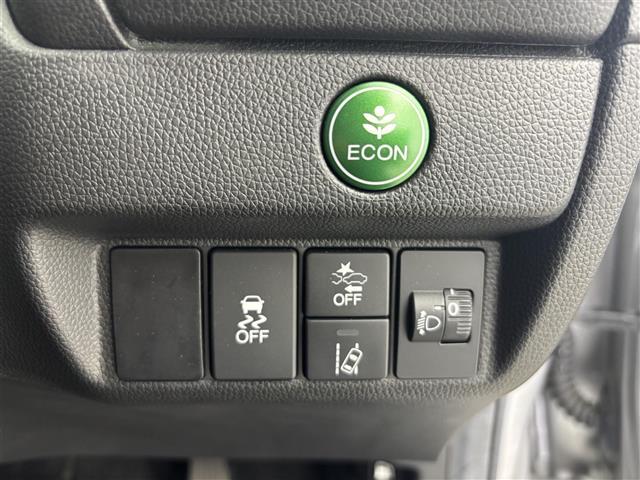 フィット １３Ｇ・Ｆ　１オーナー　純正オーディオ（ＣＤ）　ホンダセンシング　ＡＣＣ　ＣＭＢＳ（衝突軽減ブレーキ）　レーンキープアシスト　先行車発進お知らせ　スマートキー　プッシュスタート　横滑防止装置　純正マット　スペア（3枚目）