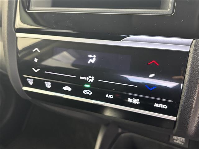 フィット １３Ｇ・Ｆ　１オーナー　純正オーディオ（ＣＤ）　ホンダセンシング　ＡＣＣ　ＣＭＢＳ（衝突軽減ブレーキ）　レーンキープアシスト　先行車発進お知らせ　スマートキー　プッシュスタート　横滑防止装置　純正マット　スペア（5枚目）