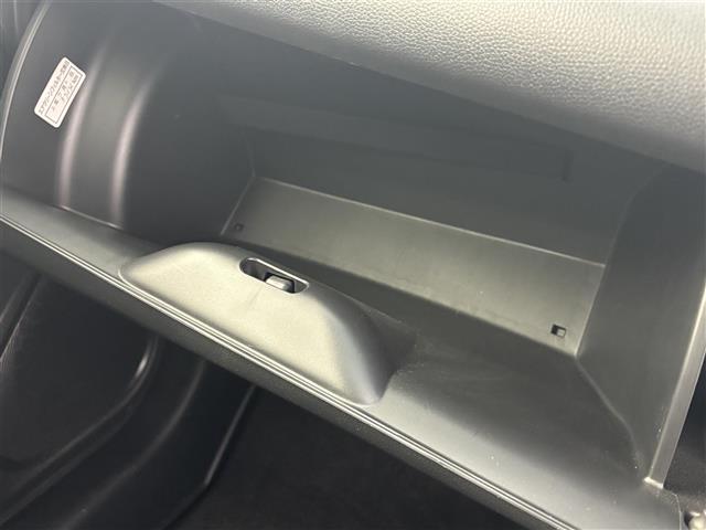 フィット １３Ｇ・Ｆ　１オーナー　純正オーディオ（ＣＤ）　ホンダセンシング　ＡＣＣ　ＣＭＢＳ（衝突軽減ブレーキ）　レーンキープアシスト　先行車発進お知らせ　スマートキー　プッシュスタート　横滑防止装置　純正マット　スペア（14枚目）