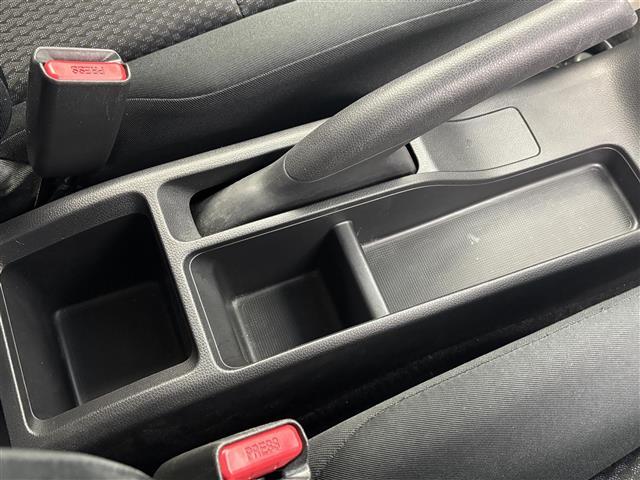 フィット １３Ｇ・Ｆ　１オーナー　純正オーディオ（ＣＤ）　ホンダセンシング　ＡＣＣ　ＣＭＢＳ（衝突軽減ブレーキ）　レーンキープアシスト　先行車発進お知らせ　スマートキー　プッシュスタート　横滑防止装置　純正マット　スペア（19枚目）