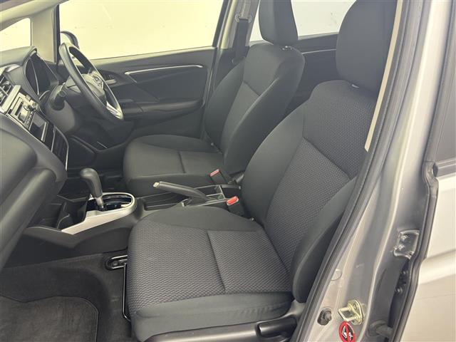 フィット １３Ｇ・Ｆ　１オーナー　純正オーディオ（ＣＤ）　ホンダセンシング　ＡＣＣ　ＣＭＢＳ（衝突軽減ブレーキ）　レーンキープアシスト　先行車発進お知らせ　スマートキー　プッシュスタート　横滑防止装置　純正マット　スペア（24枚目）