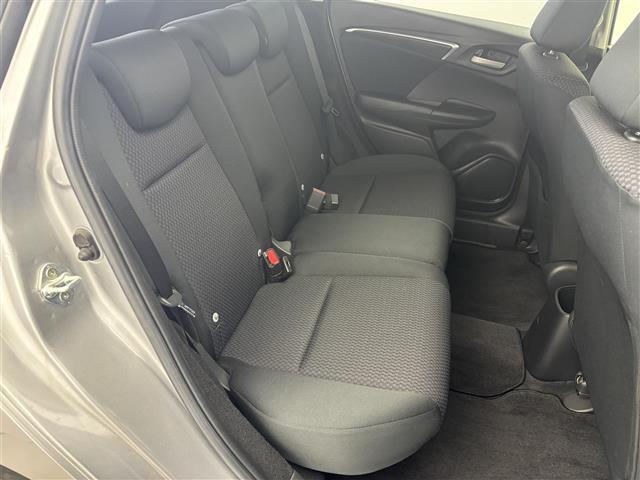 フィット １３Ｇ・Ｆ　１オーナー　純正オーディオ（ＣＤ）　ホンダセンシング　ＡＣＣ　ＣＭＢＳ（衝突軽減ブレーキ）　レーンキープアシスト　先行車発進お知らせ　スマートキー　プッシュスタート　横滑防止装置　純正マット　スペア（26枚目）