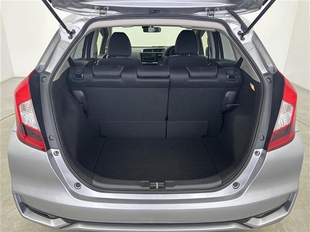 フィット １３Ｇ・Ｆ　１オーナー　純正オーディオ（ＣＤ）　ホンダセンシング　ＡＣＣ　ＣＭＢＳ（衝突軽減ブレーキ）　レーンキープアシスト　先行車発進お知らせ　スマートキー　プッシュスタート　横滑防止装置　純正マット　スペア（32枚目）