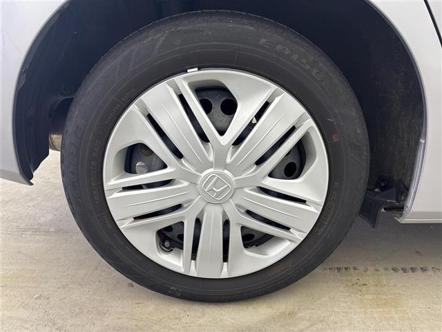 フィット １３Ｇ・Ｆ　１オーナー　純正オーディオ（ＣＤ）　ホンダセンシング　ＡＣＣ　ＣＭＢＳ（衝突軽減ブレーキ）　レーンキープアシスト　先行車発進お知らせ　スマートキー　プッシュスタート　横滑防止装置　純正マット　スペア（39枚目）