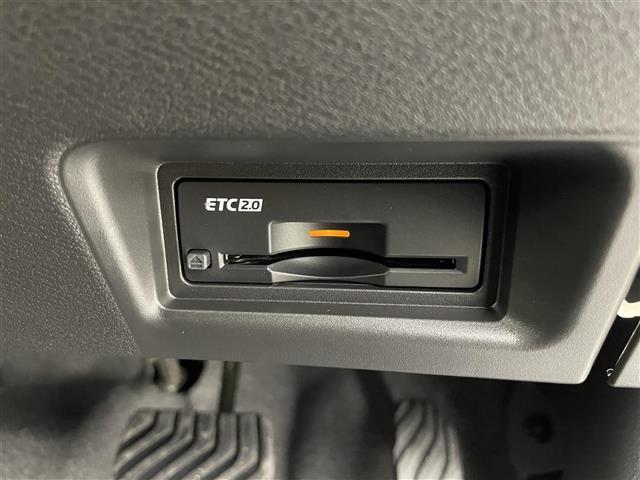 セレナ ｅ－パワー　ハイウェイスターＶ　登録済未使用車　１２．３型アドバンスドドライブアシストディスプレイ　統合型インターフェースディスプレイ　フリップダウンモニター　アラウンドビューモニター　プロパイロット　デジタルインナーミラー　ＥＴＣ（3枚目）