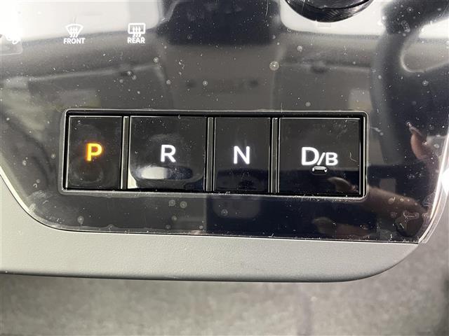 セレナ ｅ－パワー　ハイウェイスターＶ　登録済未使用車　１２．３型アドバンスドドライブアシストディスプレイ　統合型インターフェースディスプレイ　フリップダウンモニター　アラウンドビューモニター　プロパイロット　デジタルインナーミラー　ＥＴＣ（7枚目）