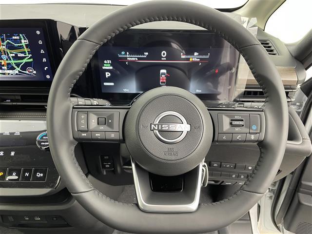 セレナ ｅ－パワー　ハイウェイスターＶ　登録済未使用車　１２．３型アドバンスドドライブアシストディスプレイ　統合型インターフェースディスプレイ　フリップダウンモニター　アラウンドビューモニター　プロパイロット　デジタルインナーミラー　ＥＴＣ（8枚目）