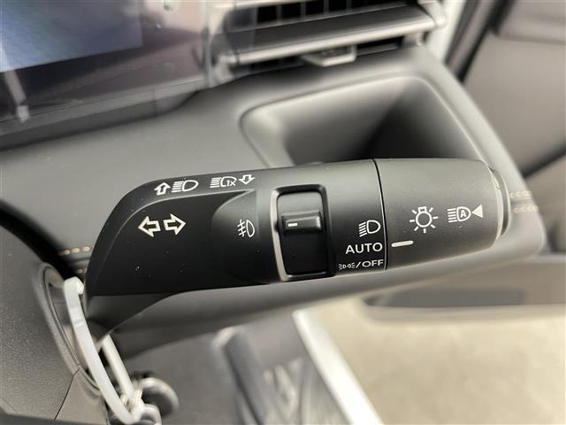 セレナ ｅ－パワー　ハイウェイスターＶ　登録済未使用車　１２．３型アドバンスドドライブアシストディスプレイ　統合型インターフェースディスプレイ　フリップダウンモニター　アラウンドビューモニター　プロパイロット　デジタルインナーミラー　ＥＴＣ（13枚目）