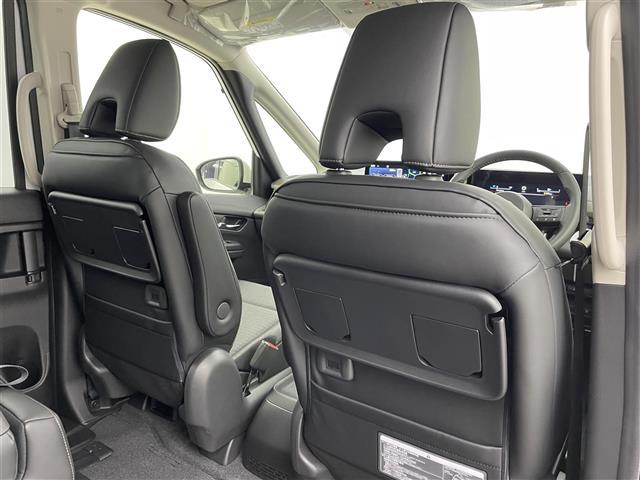 セレナ ｅ－パワー　ハイウェイスターＶ　登録済未使用車　１２．３型アドバンスドドライブアシストディスプレイ　統合型インターフェースディスプレイ　フリップダウンモニター　アラウンドビューモニター　プロパイロット　デジタルインナーミラー　ＥＴＣ（22枚目）