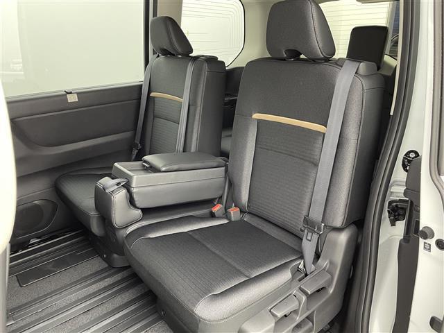 セレナ ｅ－パワー　ハイウェイスターＶ　登録済未使用車　１２．３型アドバンスドドライブアシストディスプレイ　統合型インターフェースディスプレイ　フリップダウンモニター　アラウンドビューモニター　プロパイロット　デジタルインナーミラー　ＥＴＣ（27枚目）