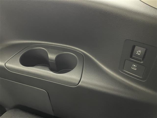 セレナ ｅ－パワー　ハイウェイスターＶ　登録済未使用車　１２．３型アドバンスドドライブアシストディスプレイ　統合型インターフェースディスプレイ　フリップダウンモニター　アラウンドビューモニター　プロパイロット　デジタルインナーミラー　ＥＴＣ（29枚目）