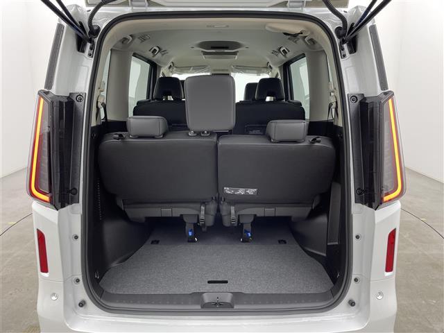 セレナ ｅ－パワー　ハイウェイスターＶ　登録済未使用車　１２．３型アドバンスドドライブアシストディスプレイ　統合型インターフェースディスプレイ　フリップダウンモニター　アラウンドビューモニター　プロパイロット　デジタルインナーミラー　ＥＴＣ（32枚目）