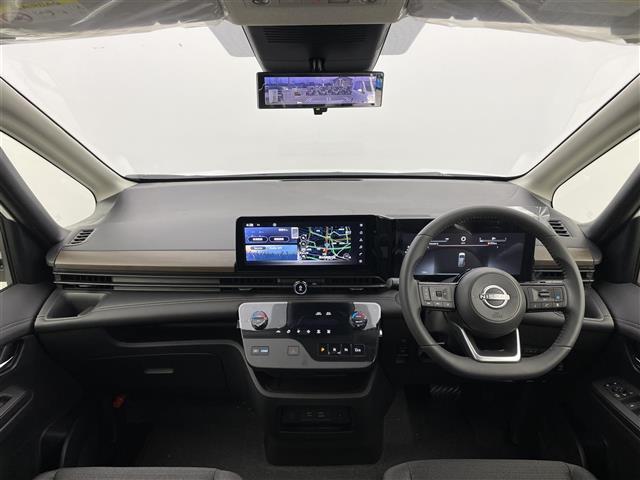 セレナ ｅ－パワー　ハイウェイスターＶ　登録済未使用車　１２．３型アドバンスドドライブアシストディスプレイ　統合型インターフェースディスプレイ　フリップダウンモニター　アラウンドビューモニター　プロパイロット　デジタルインナーミラー　ＥＴＣ（42枚目）