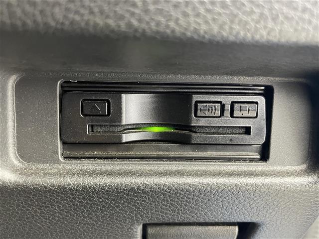 スペーシアギア ハイブリッドＸＺ　純正ナビ　アラウンドビューモニター　ヘッドアップディスプレイ　両側パワースライドドア　衝突被害軽減ブレーキ　レーンキープアシスト　オートマチックハイビーム　ＬＥＤヘッドライト　リアパーキングセンサー（3枚目）