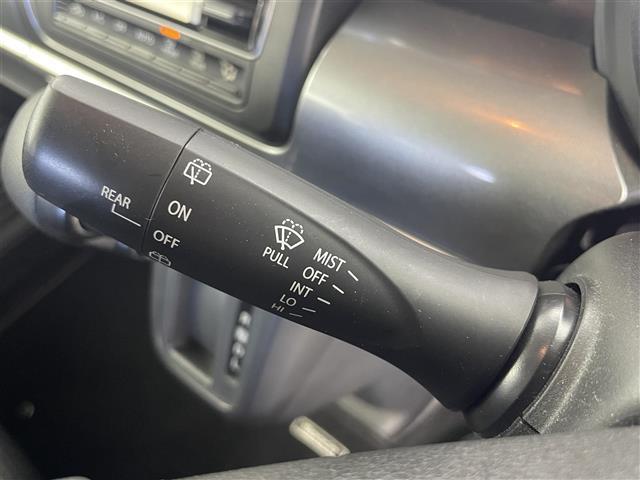 スペーシアギア ハイブリッドＸＺ　純正ナビ　アラウンドビューモニター　ヘッドアップディスプレイ　両側パワースライドドア　衝突被害軽減ブレーキ　レーンキープアシスト　オートマチックハイビーム　ＬＥＤヘッドライト　リアパーキングセンサー（9枚目）