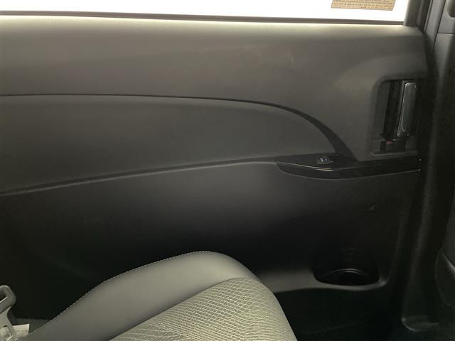 エスティマ アエラス　プレミアム　純正ナビ　フルセグＴＶ　両側パワースライドドア　クルーズコントロール　プリクラッシュセーフティ　レーンキープアシスト　オートマチックハイビーム　ＬＥＤヘッドライト　ハーフレザーシート　ＥＴＣ２．０（29枚目）