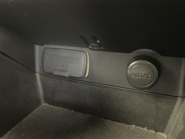 レヴォーグ １．６ＧＴ－Ｓアイサイト　純正ナビ（ＣＤ　ＤＶＤ　フルセグＴＶ　ｂｌｕｅｔｏｏｔｈ）　バックカメラ　前席パワーシート　純正１８インチＡＷ　ＬＥＤ　フォグ　スマートキー　ＡＣＣ　衝突軽減ブレーキ　レーンキープ　先行車発進お知らせ（27枚目）