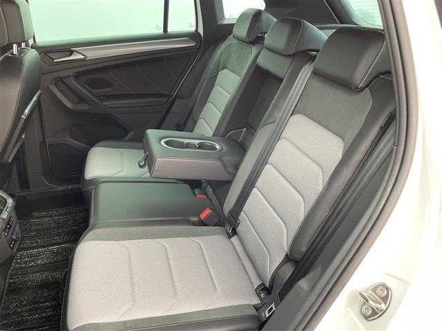 ティグアン ＴＤＩ　４モーション　Ｒライン　純正ナビ　全方位カメラ　ドライブレコーダー　ＥＴＣ　ヘッドアップディスプレイ　ハーフレザーシート　シートヒーター　衝突被害軽減システム　レーダークルーズコントロール　コーナーセンサー　オートＬＥＤ（27枚目）