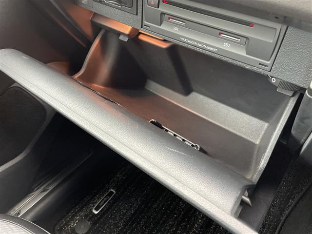 ティグアン ＴＤＩ　４モーション　Ｒライン　純正ナビ　全方位カメラ　ドライブレコーダー　ＥＴＣ　ヘッドアップディスプレイ　ハーフレザーシート　シートヒーター　衝突被害軽減システム　レーダークルーズコントロール　コーナーセンサー　オートＬＥＤ（29枚目）